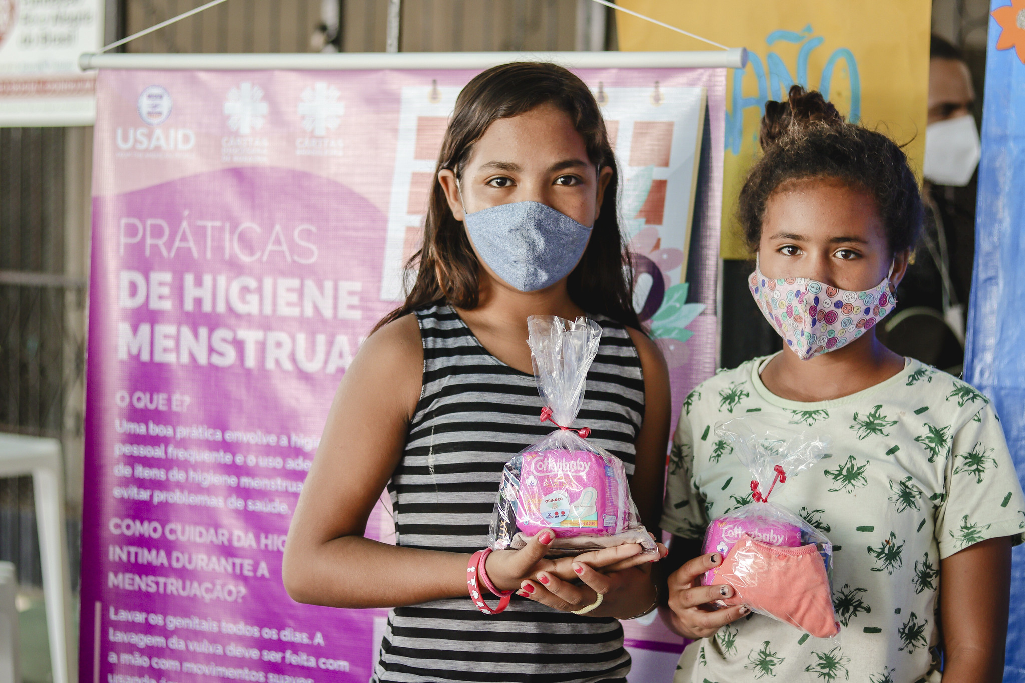 Distribuição de kits em processos educativos de saúde menstrual.jpg